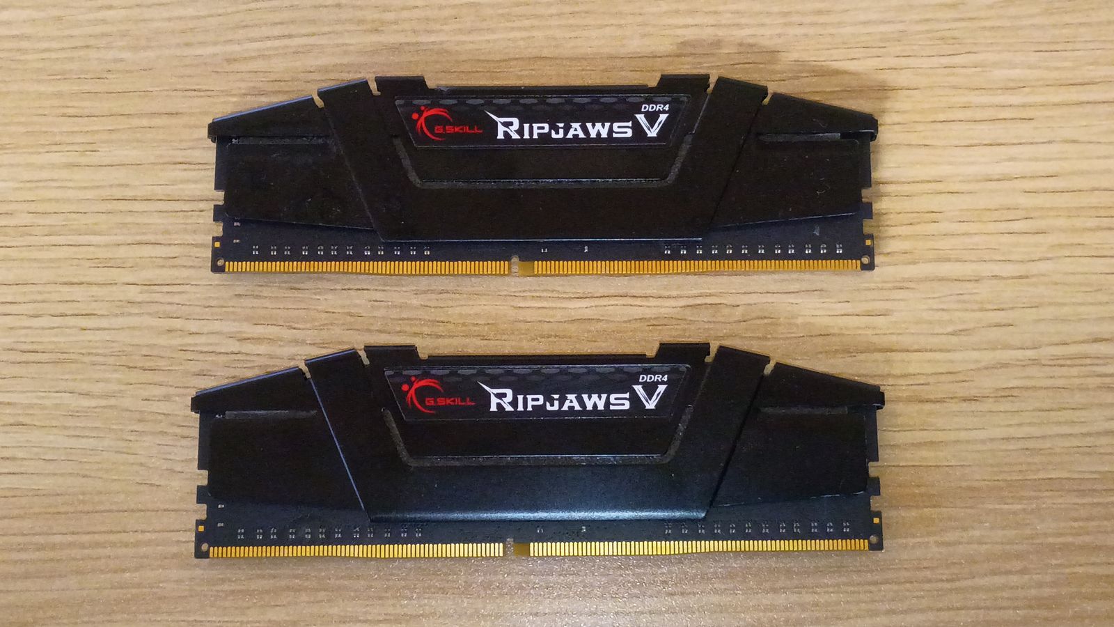 G.Skill RipJaws V Memory - 16GB (2x8) DDR4-3200 CL16-18-18-38 - F4-3200C16D-16GVKB