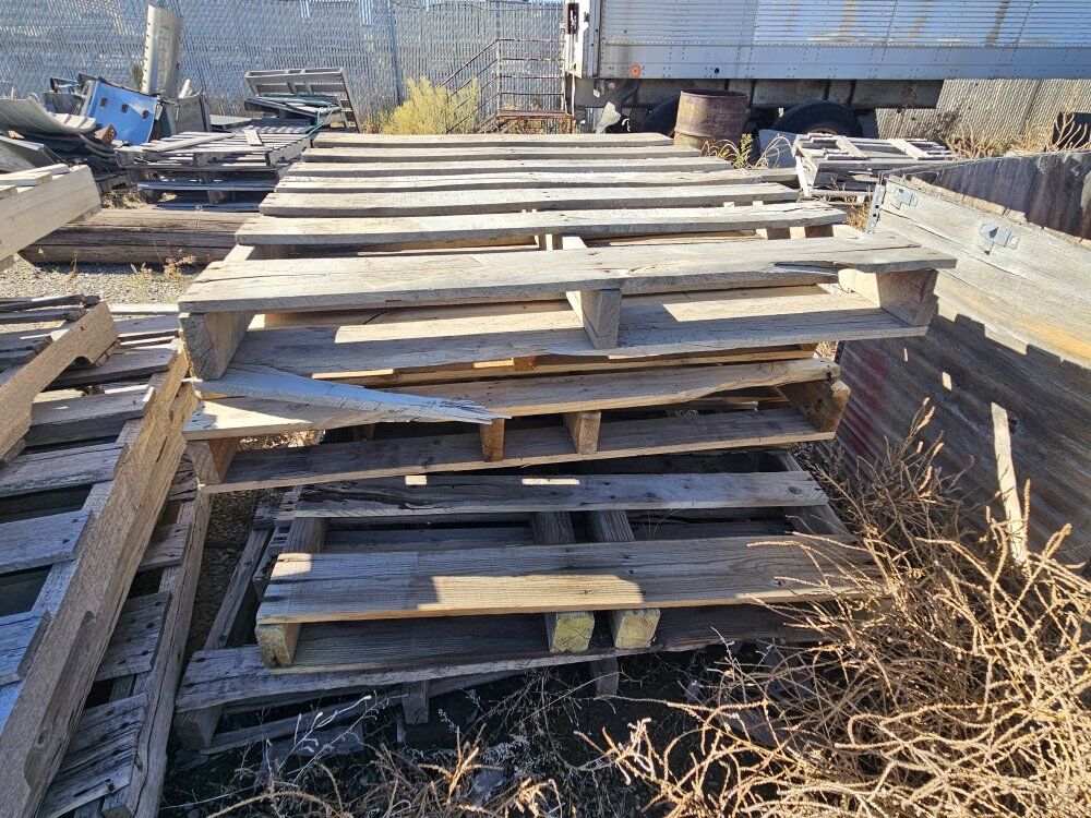 WOOD PALETTES AND WEATHERED BARNWOOD