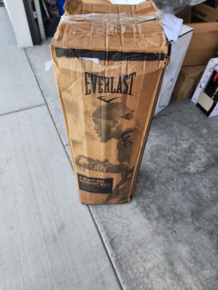 New Everlast heavy bag