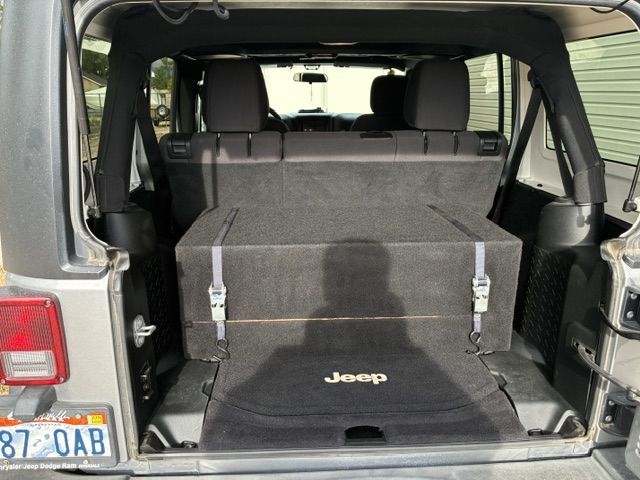 Jeep Wrangler Zapco stereo system
