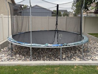 Propel 15ft Trampoline with Enclosure Net