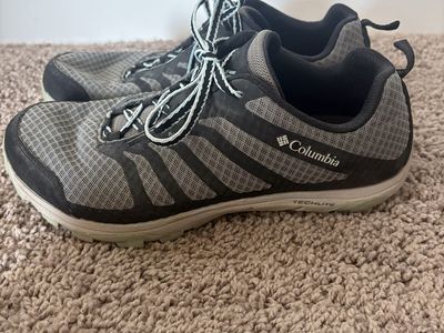 Columbia Techlite Women's Gray & Black Hiking Shoes, US Size 8