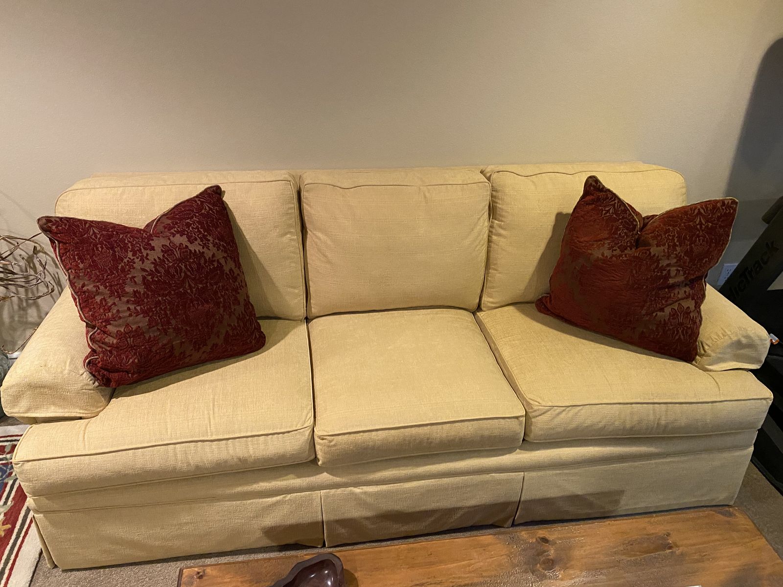 Buttercream Sofa – Comfortable, Classic & Neutral
