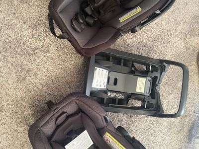 Evenflo LiteMax Infant Car Seats with Base - 2 Seats & 1 Base, Excellent Condition