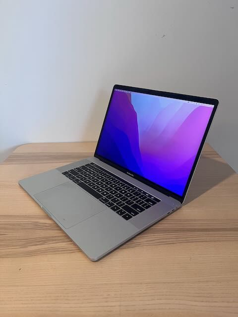 MacBook Pro 15" (2016) — 2.9GHz Quad-Core i7, 16GB RAM, 1TB SSD