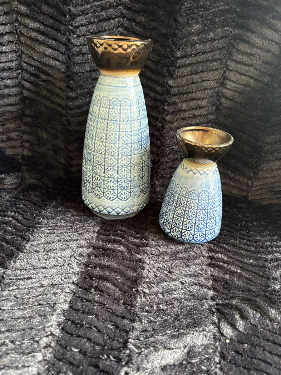 Blue Ceramic Bud Vase Set – Geometric Pattern Gold Rim Decor – Pair $20/both in Draper