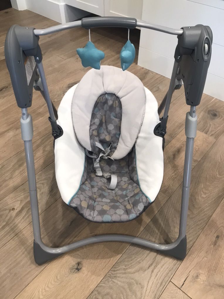 Graco Slim Spaces Compact Baby Swing