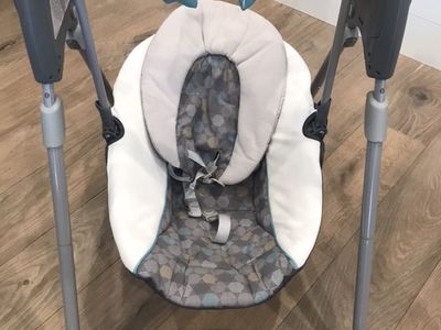 Graco Slim Spaces Compact Baby Swing