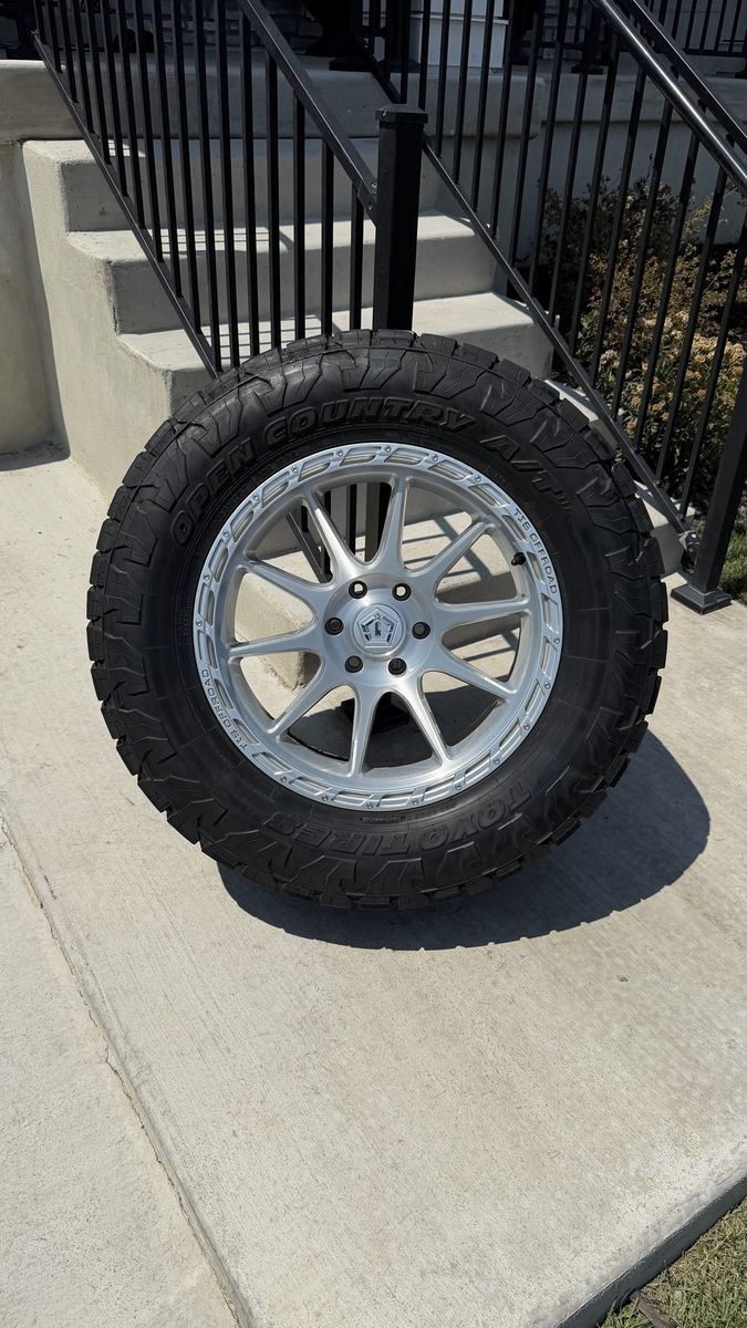 Ford F150 Raptor Rims and Tires 35/12.50R20 Toyo AT3 Load E Like New 