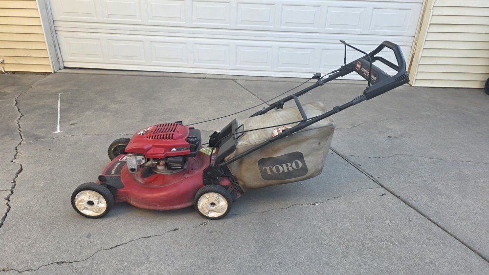 Toro Recycler Personal Pace 6.5HP Self-Propelled Gas Walk-Behind Lawn Mower