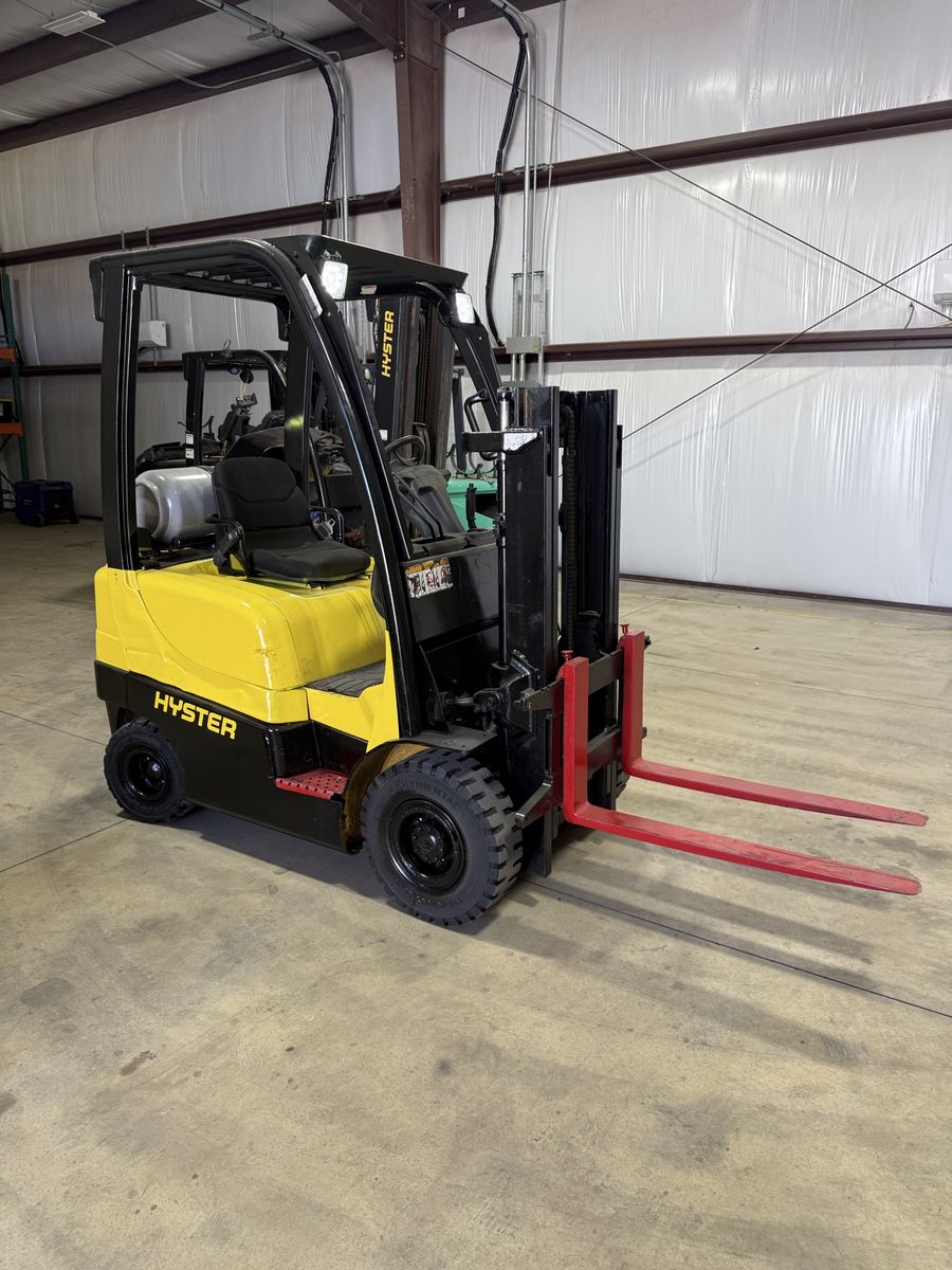 Low hour Hyster 30