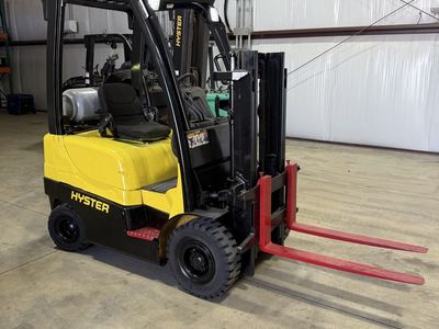 Low hour Hyster 30