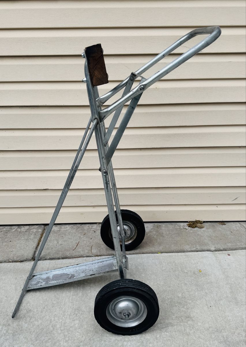 OUTBOARD BOAT MOTOR STAND