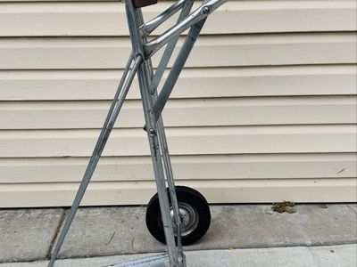 OUTBOARD BOAT MOTOR STAND