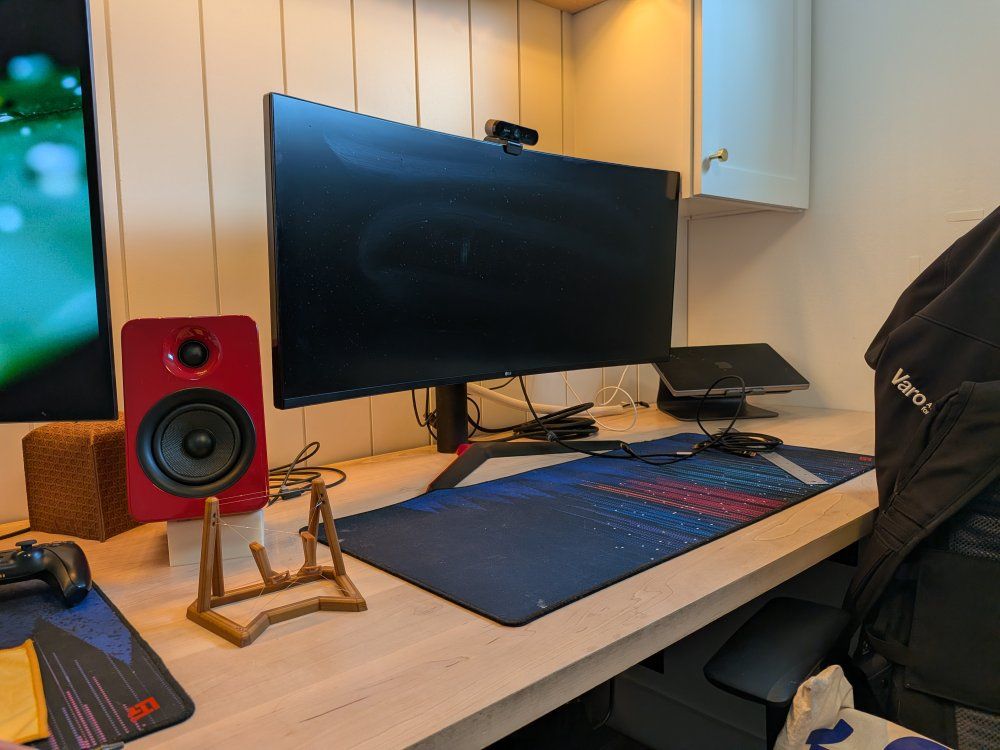 LG UltraGear 38GL950G-B 38-inch Curved UW-QHD 144Hz G-SYNC Monitor (3840 × 1600)