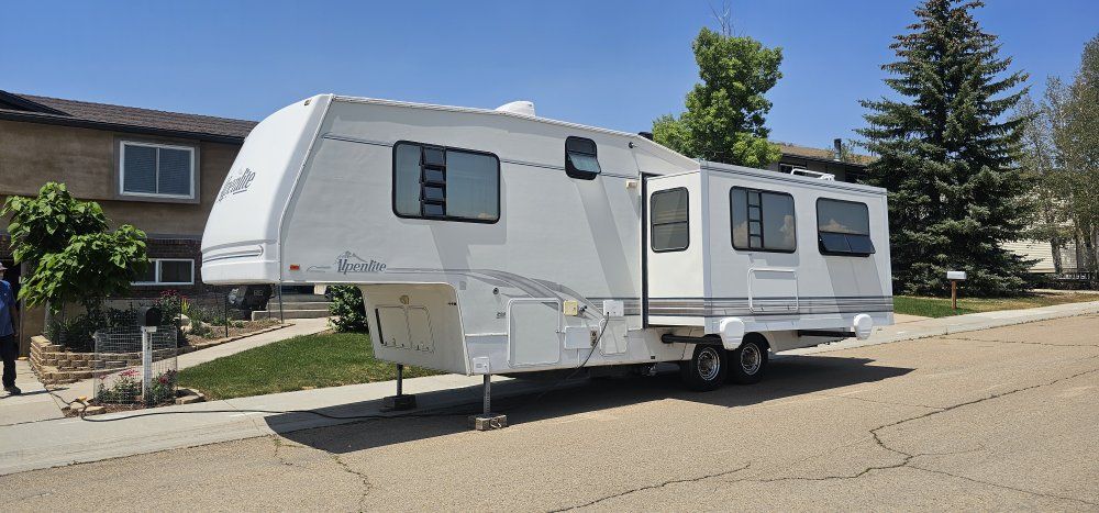 Alpenlite 5th Wheel Travel Trailer RV with Slide Out