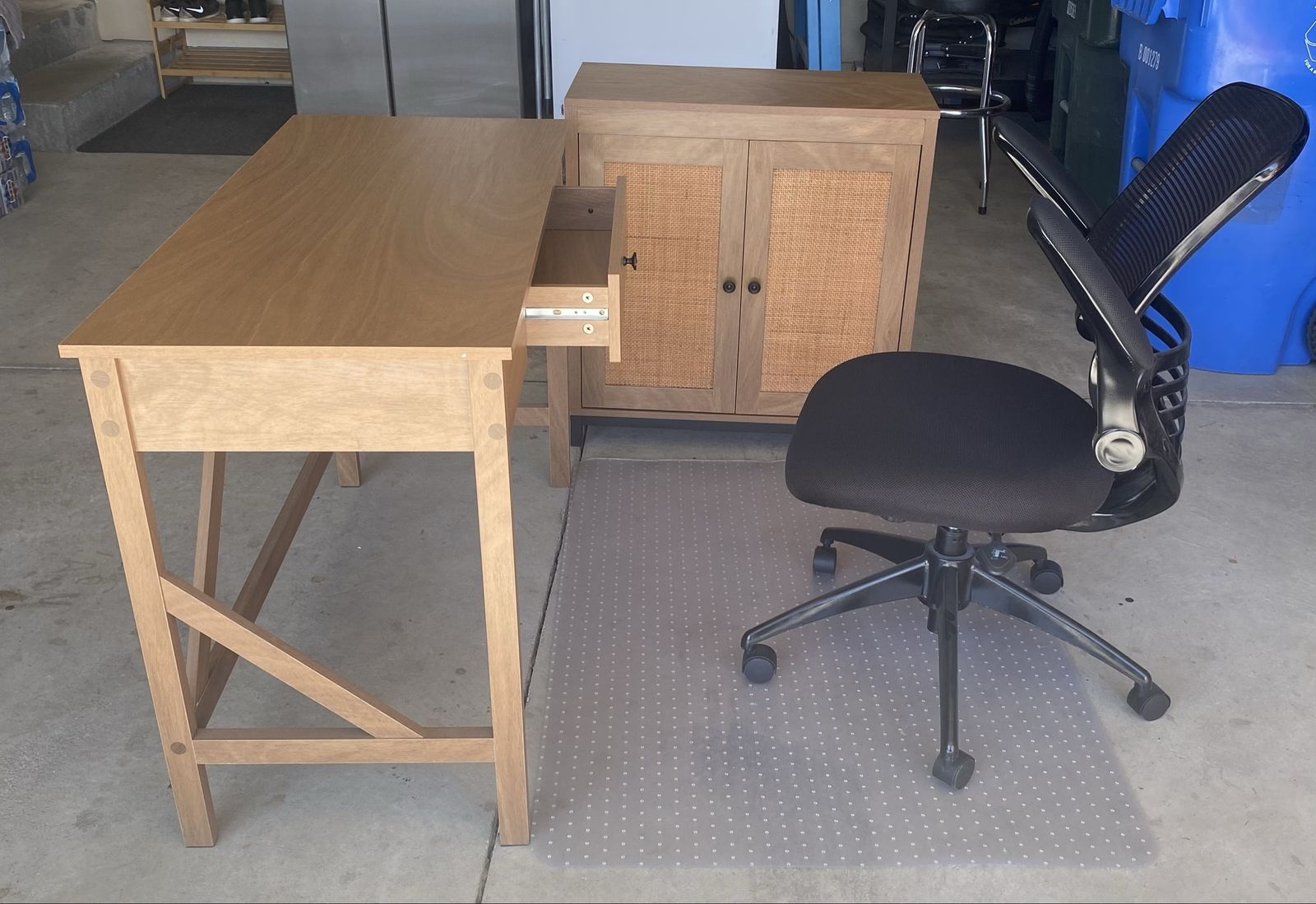 Desk.