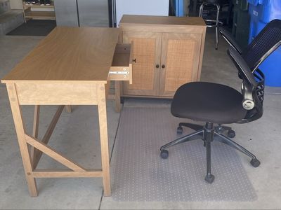 Desk.