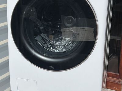 LG ThinQ Smart Washer & Dryer Set with Pedestals