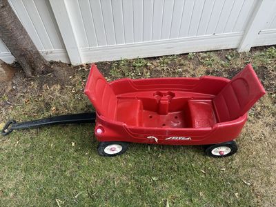 Radio Flyer Red Wagon with Seats