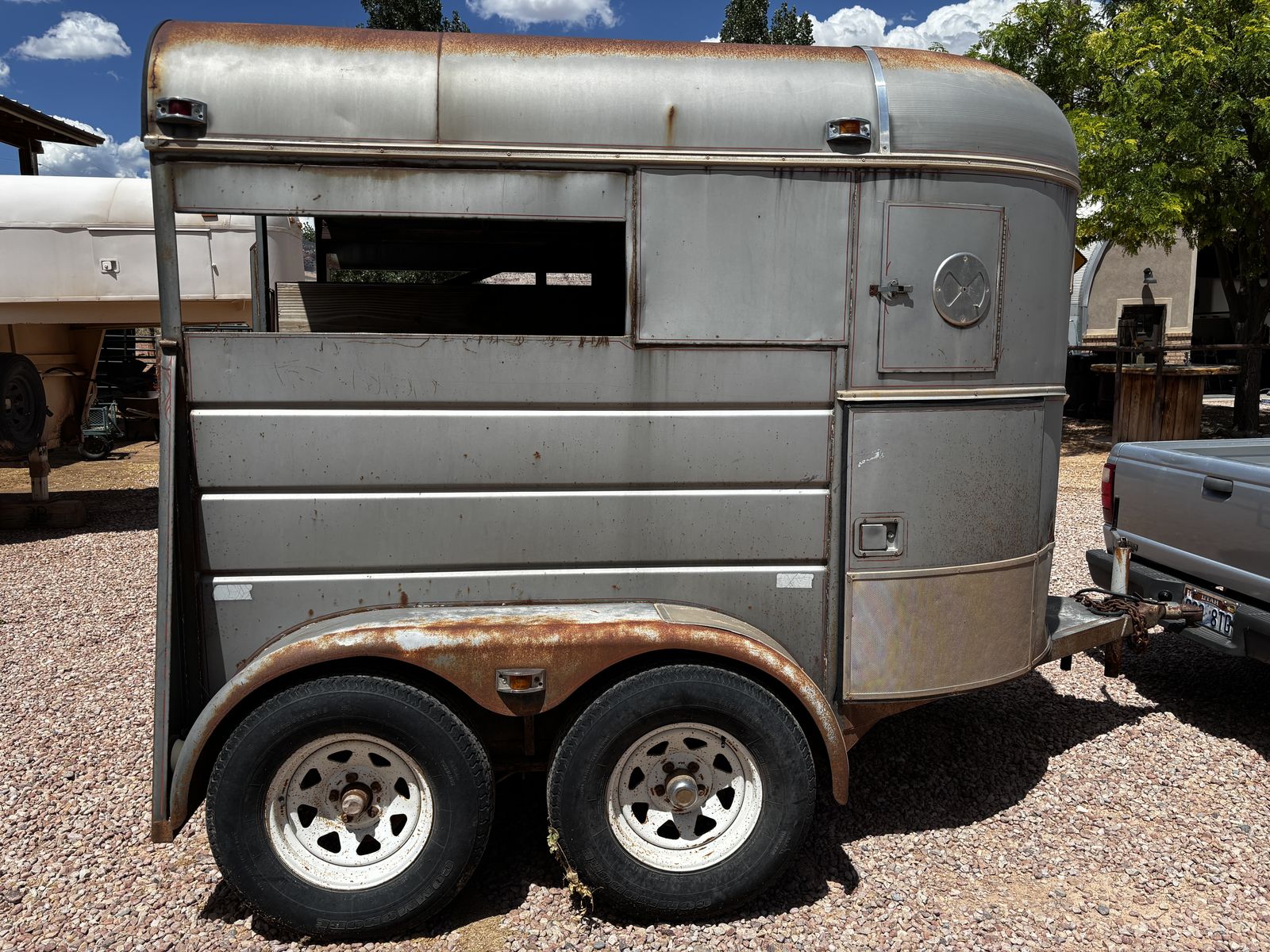 1991 CM 2 Horse, Bumper Pull Horse Trailer
