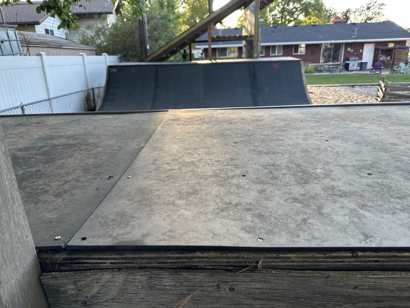 Main image 3