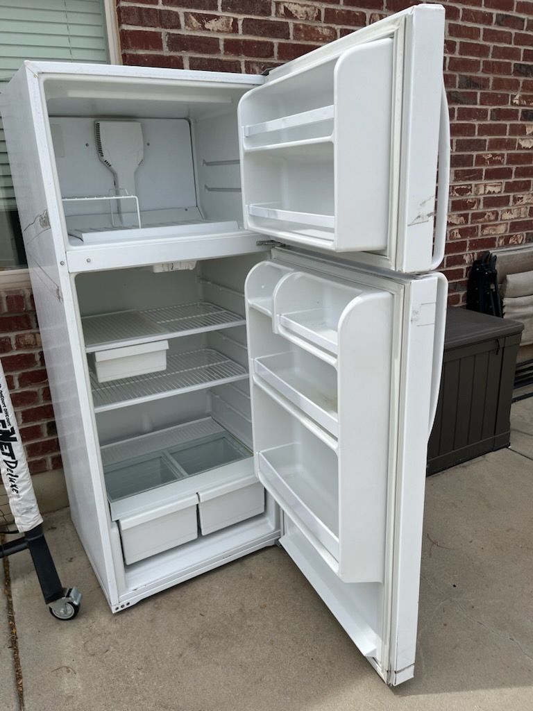 Whirlpool Roper refrigerator freezer