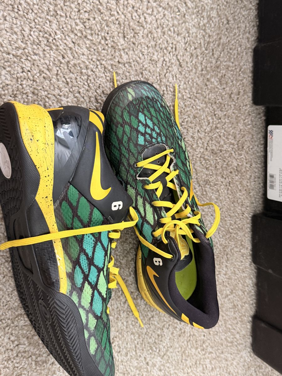 🦆 Nike Kobe 6 Oregon Ducks Nike ID PE Style Size 12 – Rare Colorway – $130 OBO