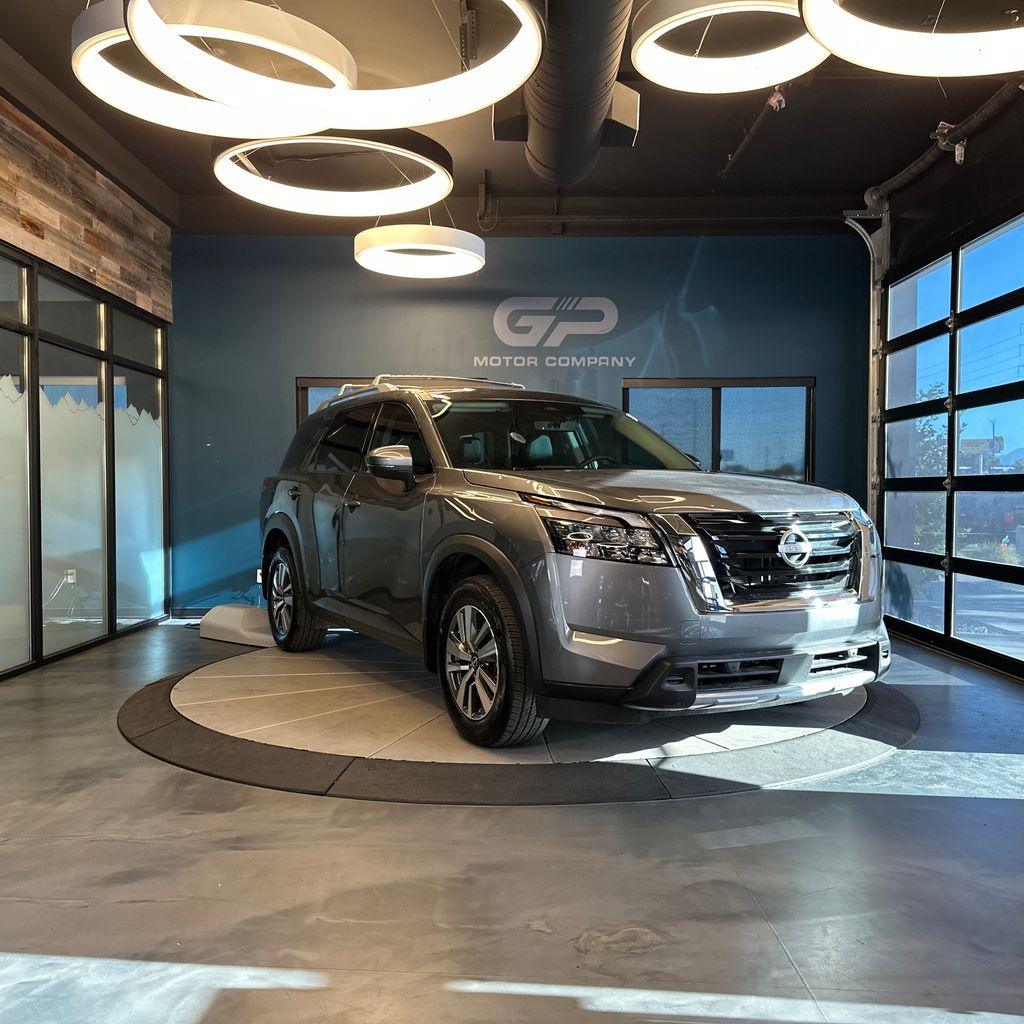2025 Nissan Pathfinder SL