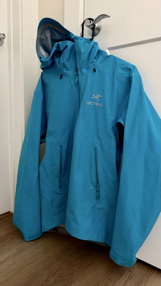 Arc'teryx Beta Lt Gore-Tex Hooded Jacket Medium