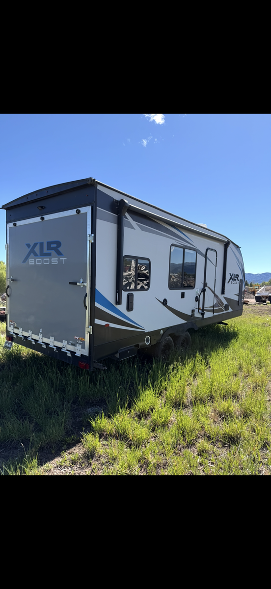 2021   21 QBS XLR Boost Toy Hauler