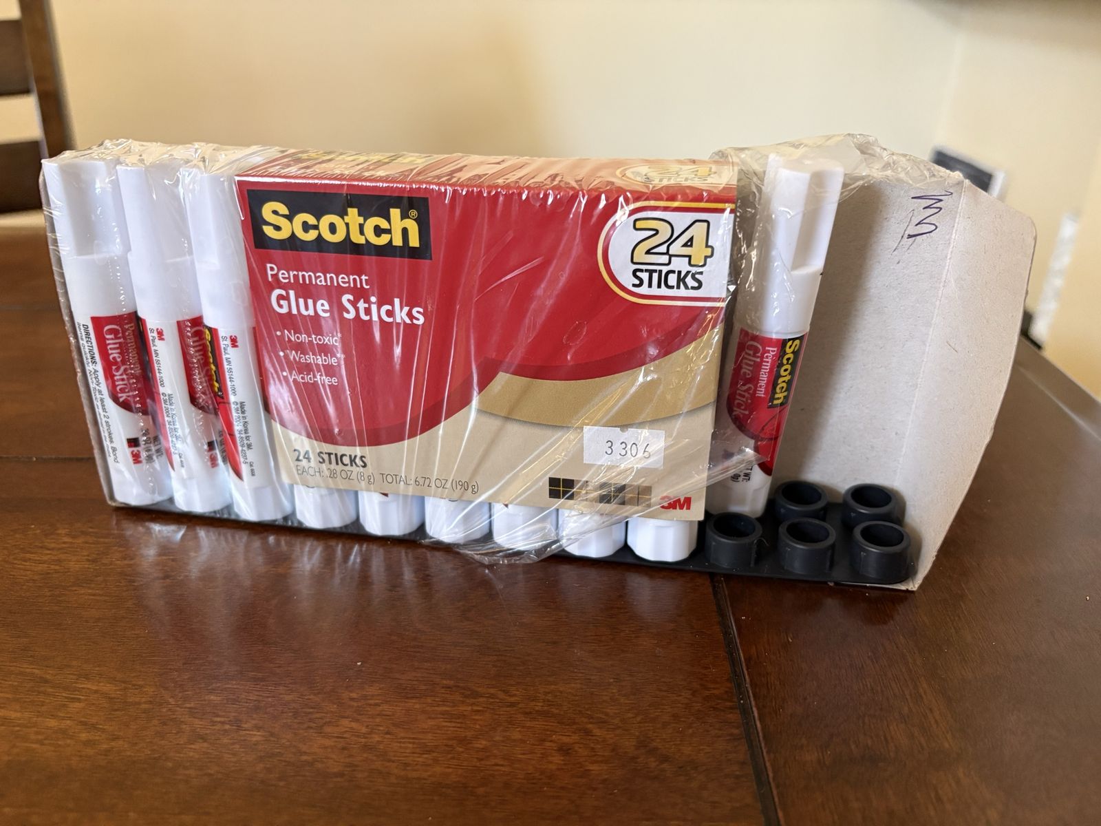 19 New Scotch Permanent Glue Sticks