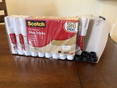 19 New Scotch Permanent Glue Sticks