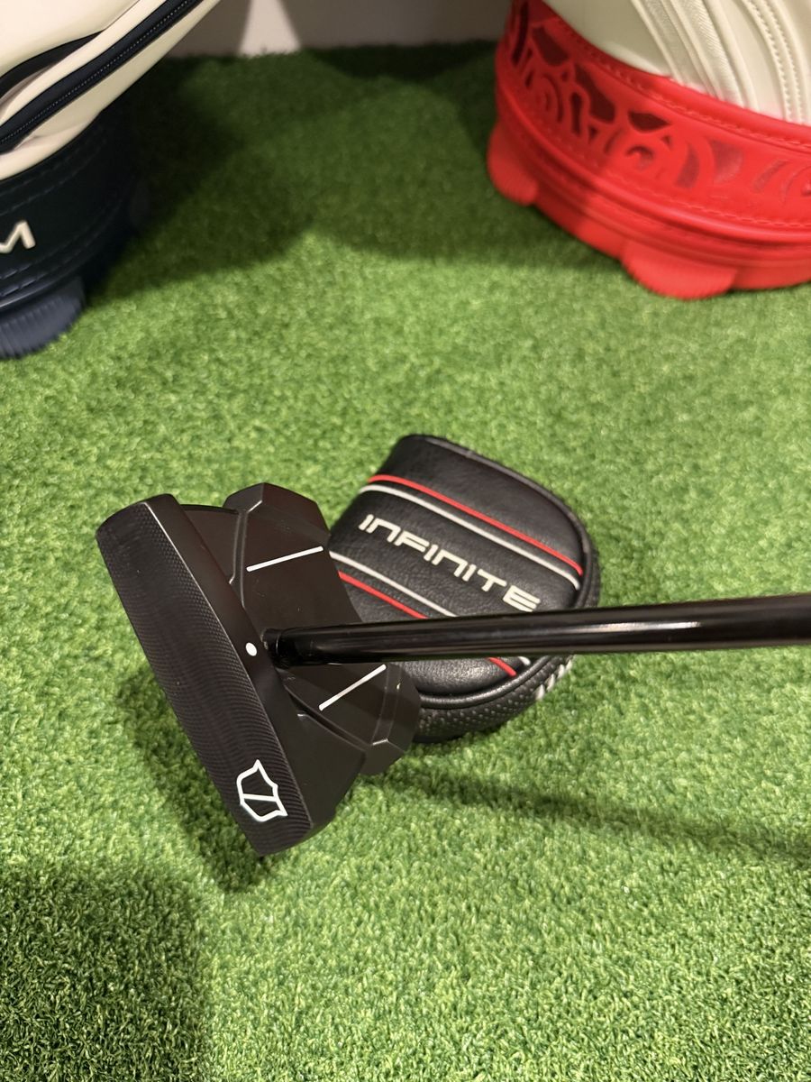 Wilson Infinite 606 ZT Milled Zero Torque Center Shaft Putter 35" Black W/Head Cover - Mint
