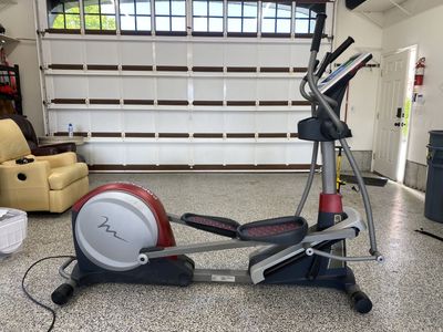 FreeMotion XTe Elliptical – Excellent Condition