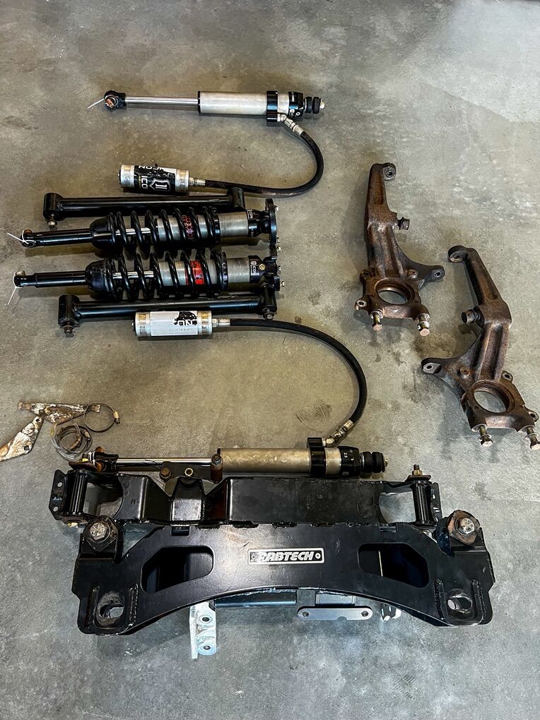 Icon FabTech 6 FJ Cruiser Suspension Lift