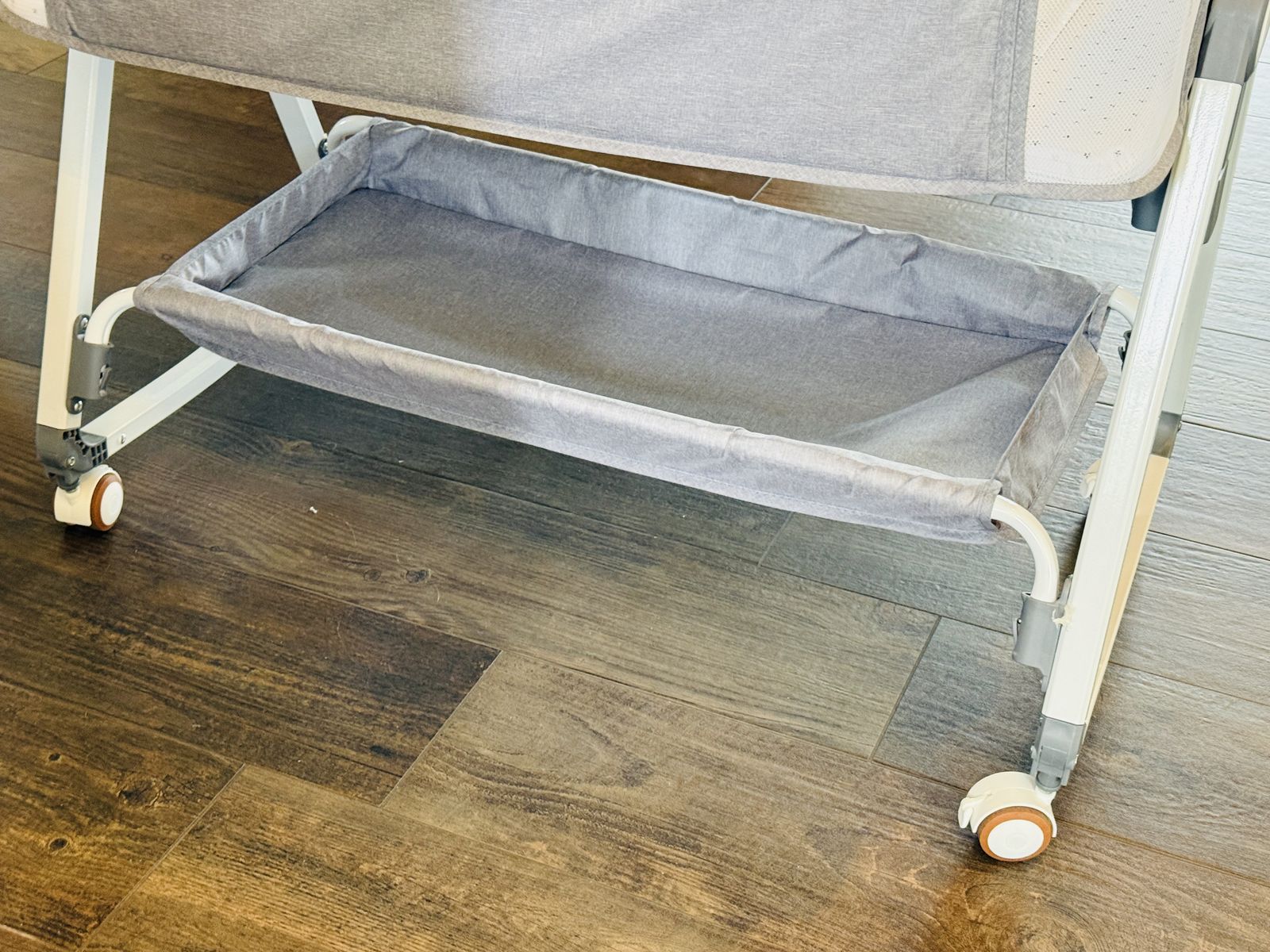 Main image 4