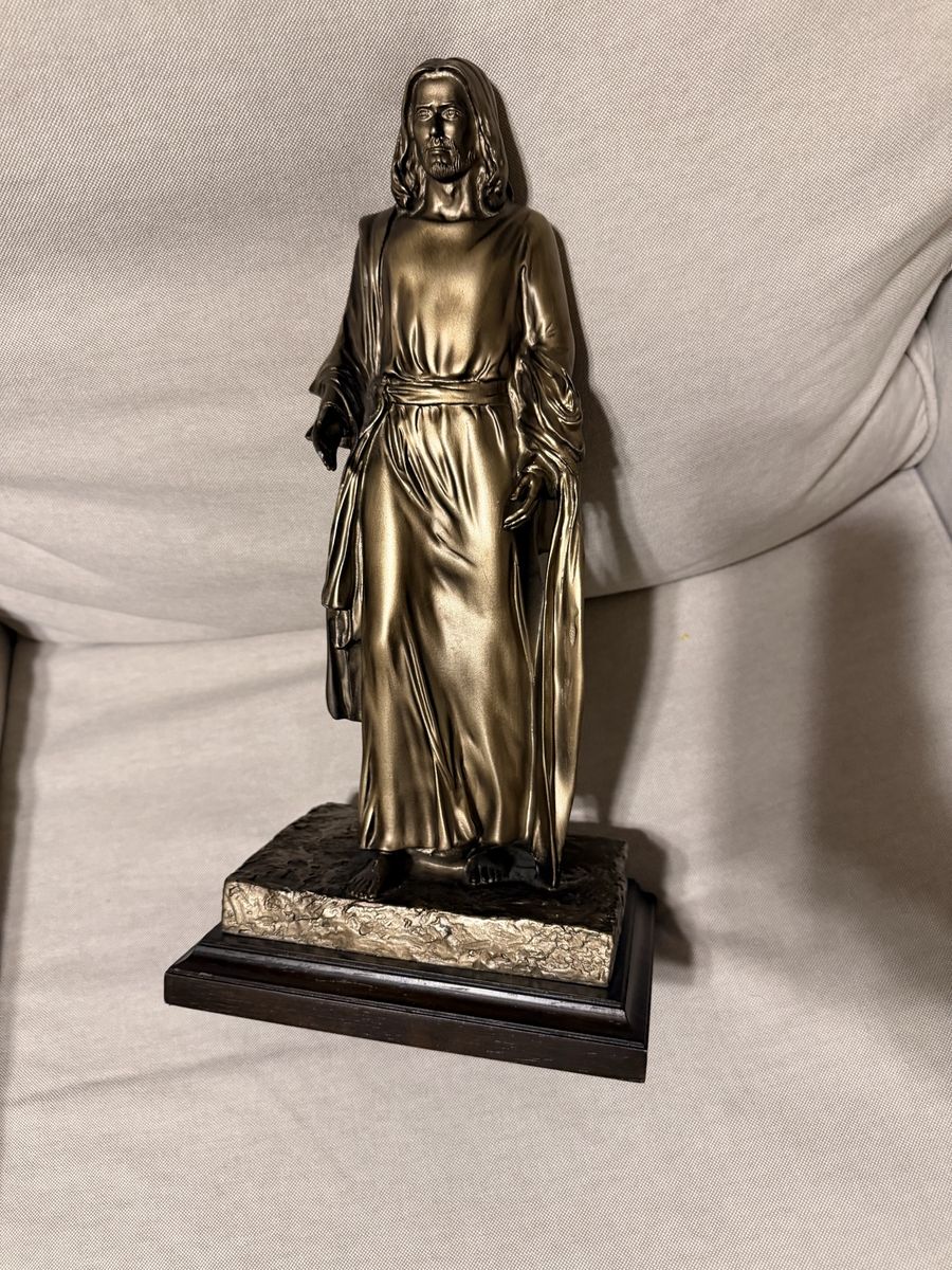 Angela Johnson    Sculpture of Jesus ~ Beaut