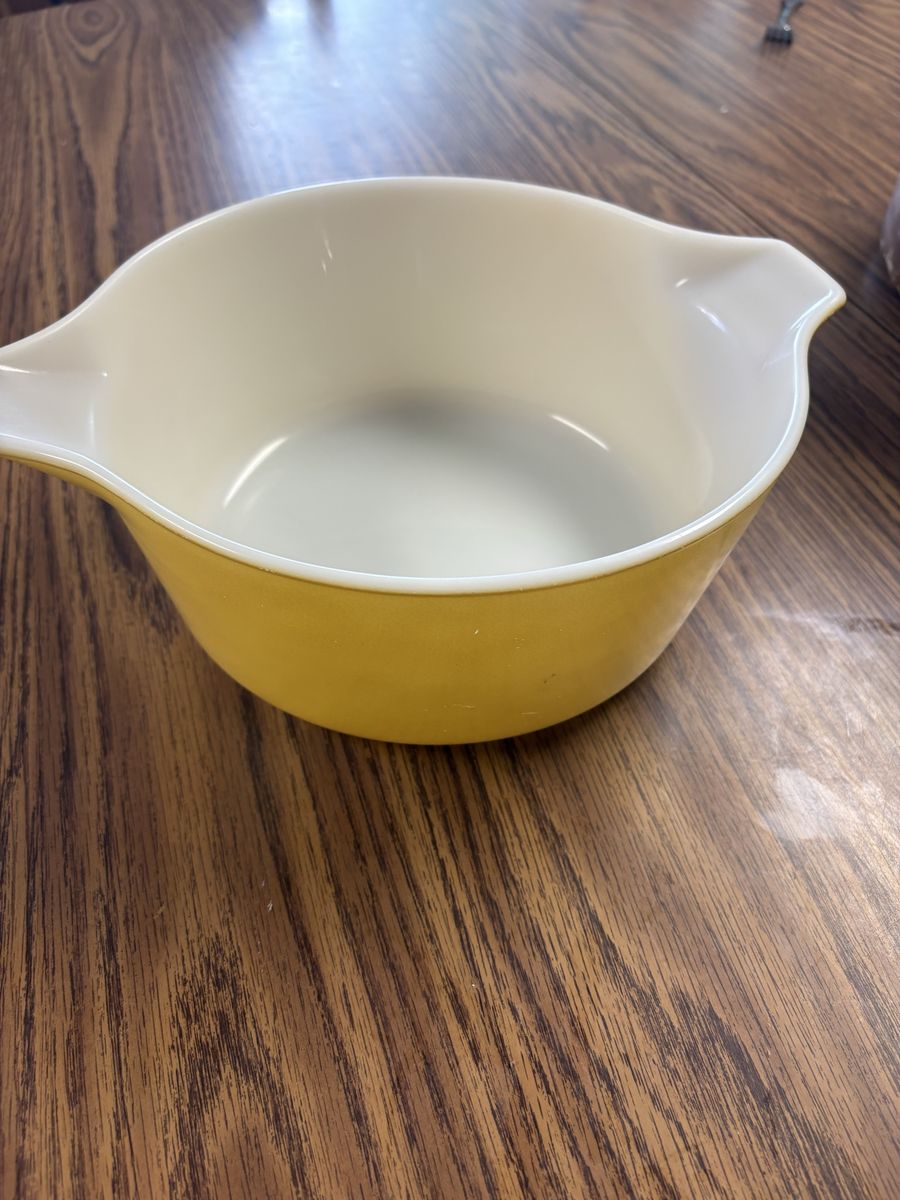 Vintage Yellow Pyrex Mixing Bowl with Pour Spouts
