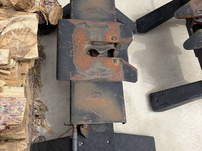 Fifth wheel hitch
