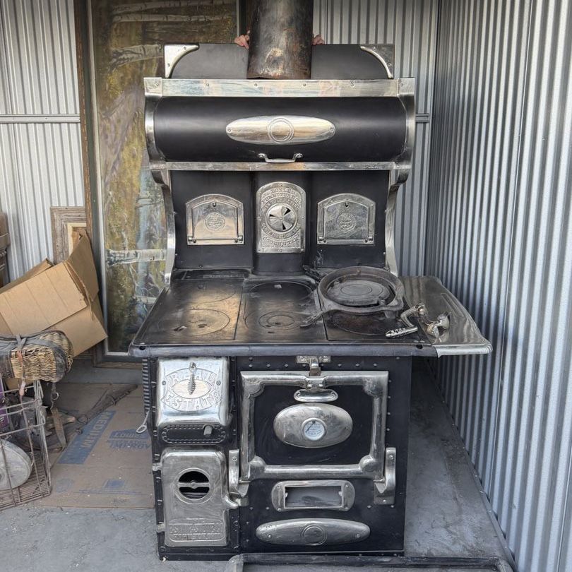 Antique Wood Burning Stove (The Estate Stove Company) complete with all accessories