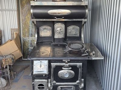 Antique Wood Burning Stove (The Estate Stove Company) complete with all accessories