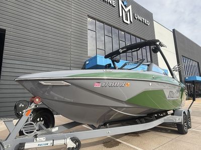 2023 Malibu Boats 23 LSV