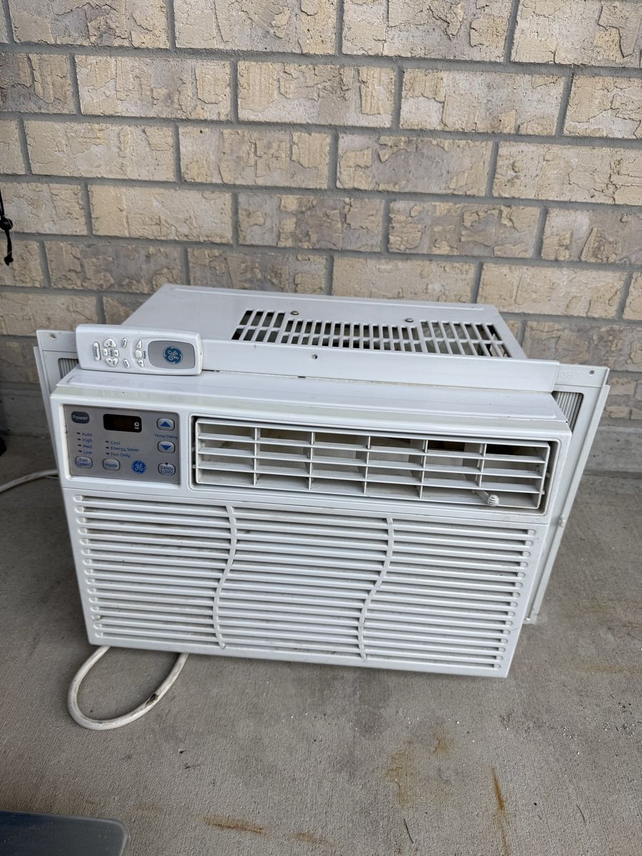 GE Window Air Conditioner with Remote Control