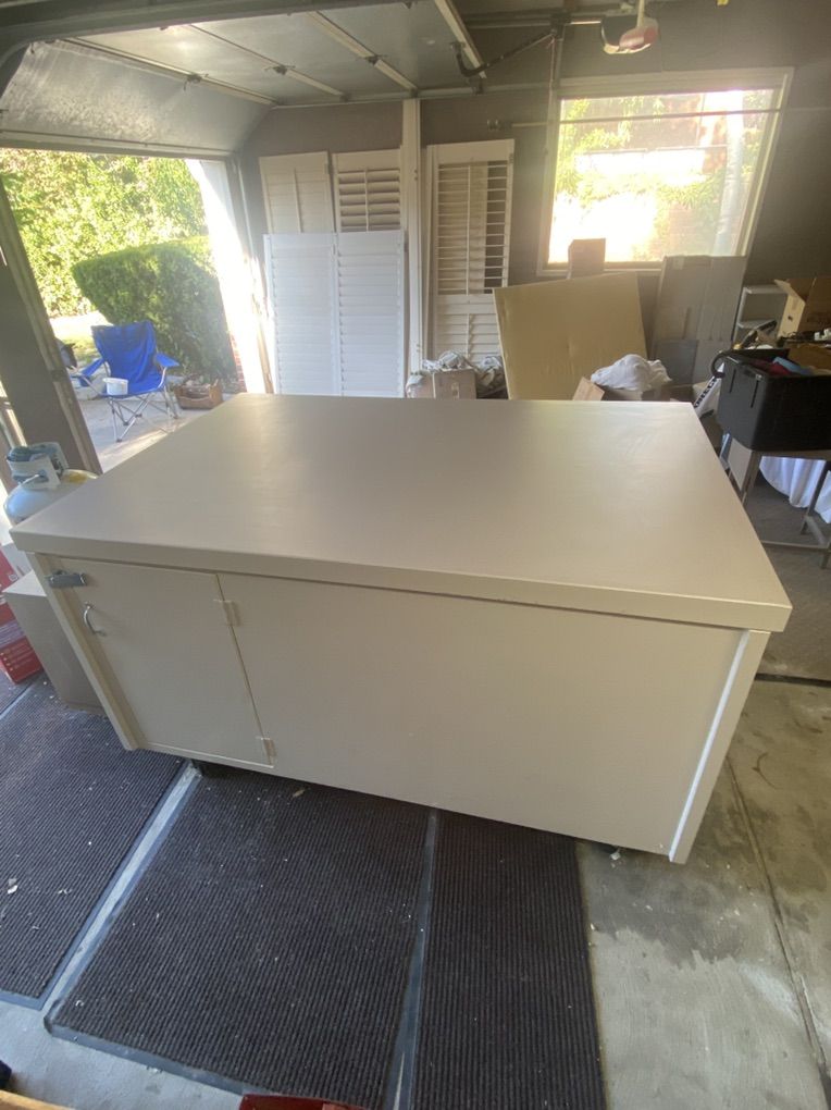 Main image 3