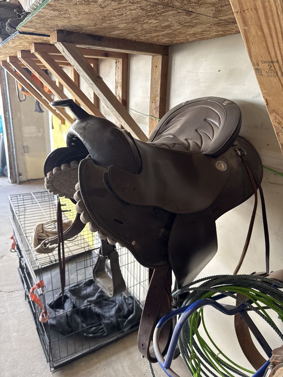 Schleese Western Saddle