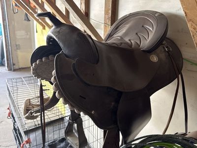 Schleese Western Saddle