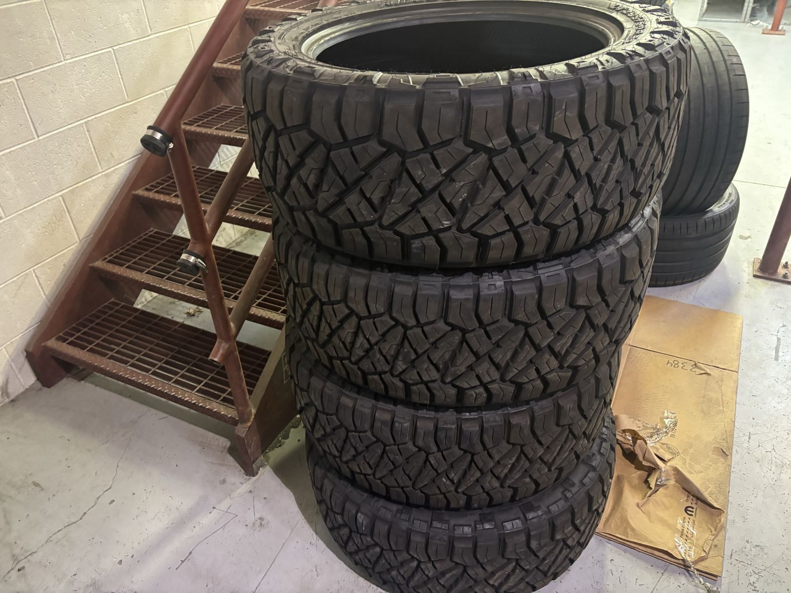 Set of 4 Nitto Ridge Grappler Tires LT295/50R22