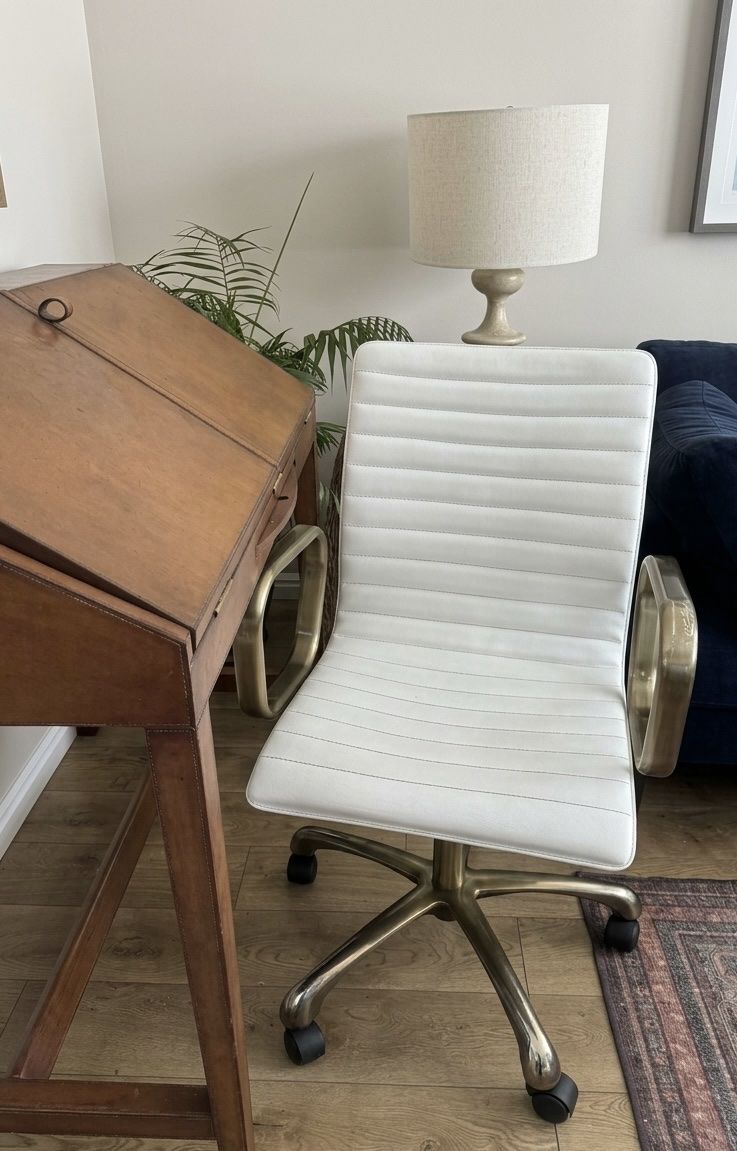 Crate & Barrel Ivory Ripple Leather Desk Chair - Ergonomic Swivel Office Chair