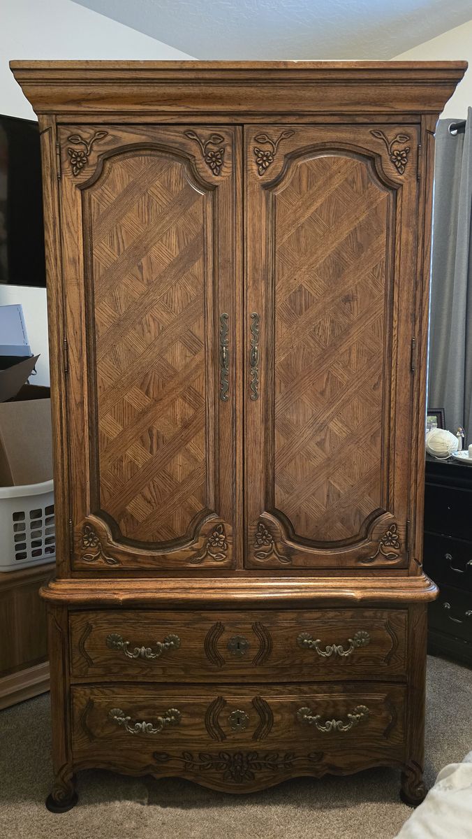 Thomasville Louis XV Style Carved Oak Parquetry Armoire (OBO)